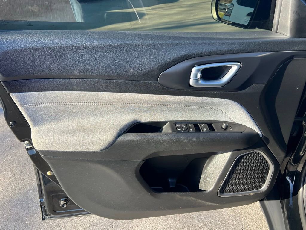 Used 2022 Jeep Compass Latitude image 15