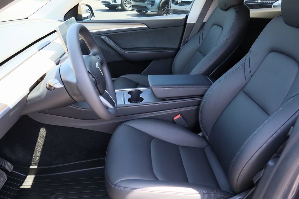 Used 2023 Tesla Model Y Long Range image 18