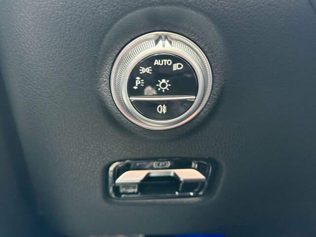 Certified 2025 Mercedes-Benz C 300 Sedan w/ Exclusive Trim Package image 34