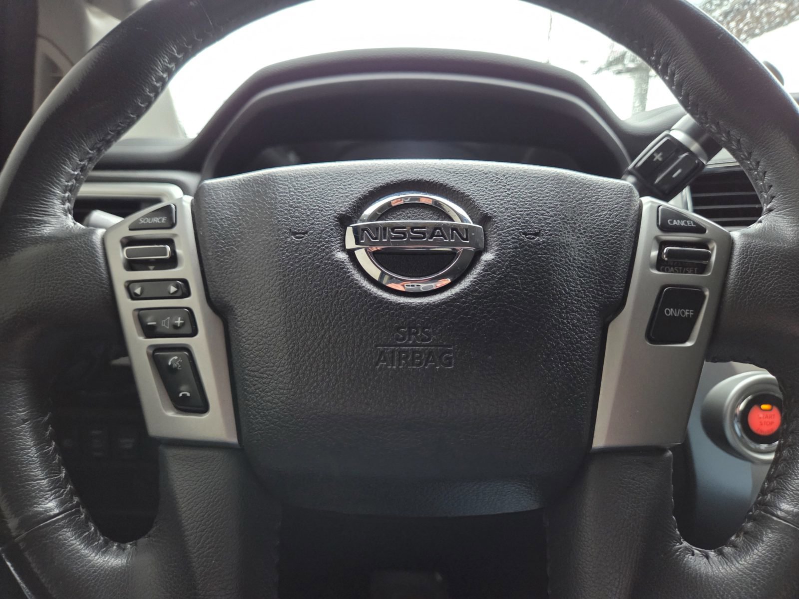 Used 2016 Nissan Titan SV RWD image 18