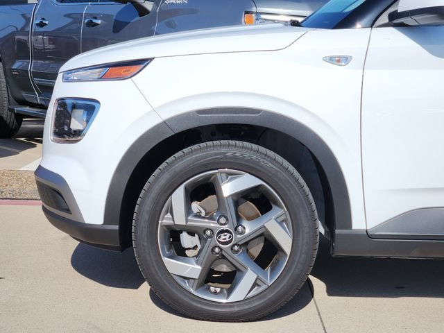 Certified 2025 Hyundai Venue SEL FWD image 6