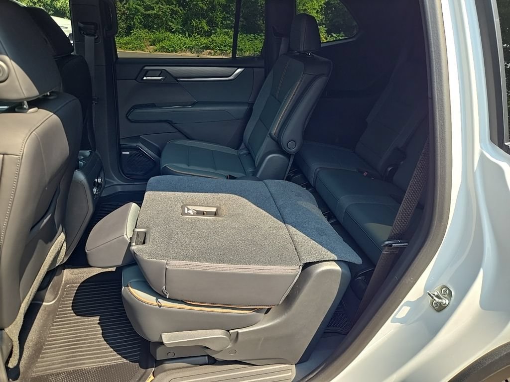Used 2025 GMC Acadia AT4 w/ Super Cruise Package AWD/4WD image 47