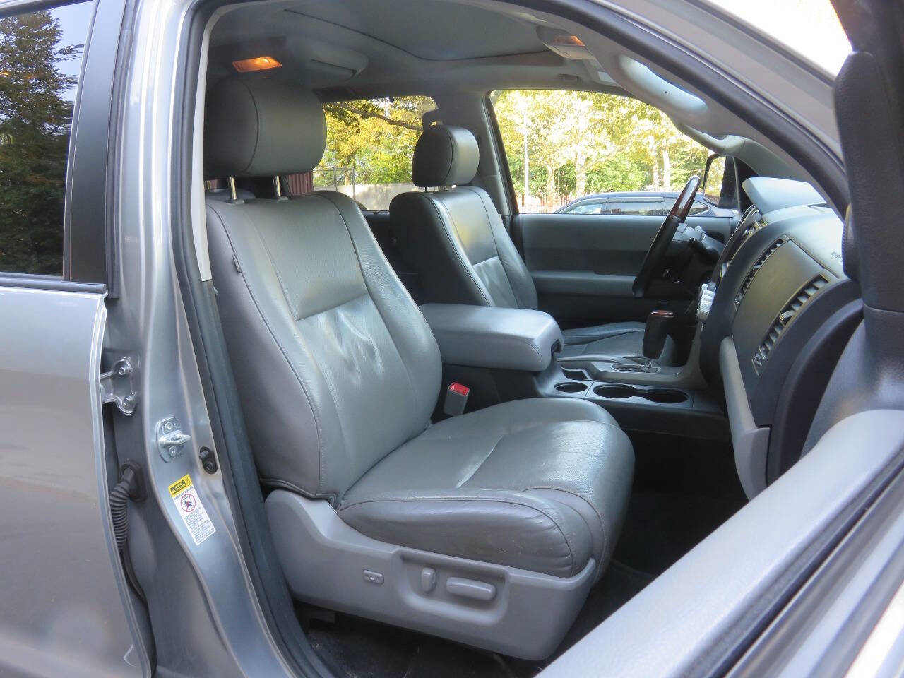 Used 2016 Toyota Sequoia Platinum image 10