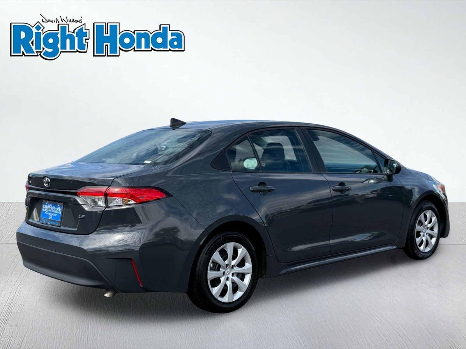 Used 2025 Toyota Corolla LE FWD image 8