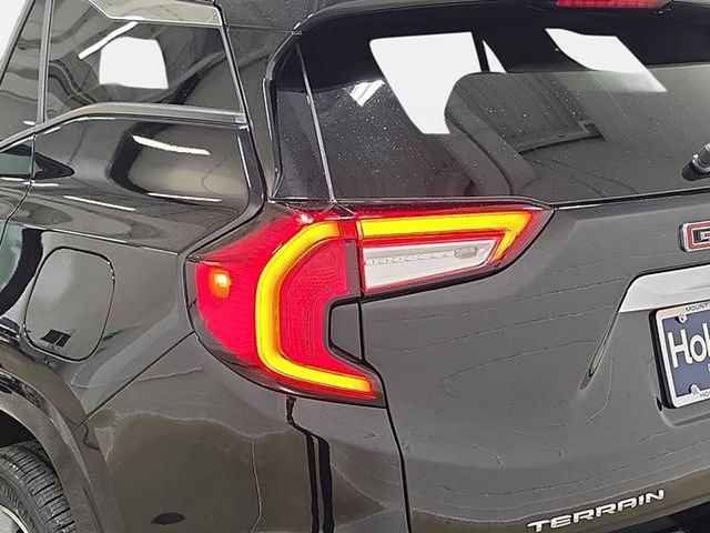 Used 2024 GMC Terrain Denali w/ Denali Premium Package AWD/4WD image 34