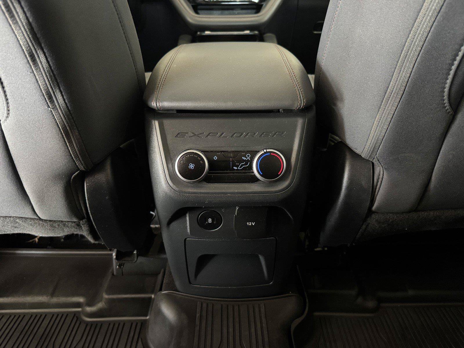 Used 2025 Ford Explorer Active RWD image 33