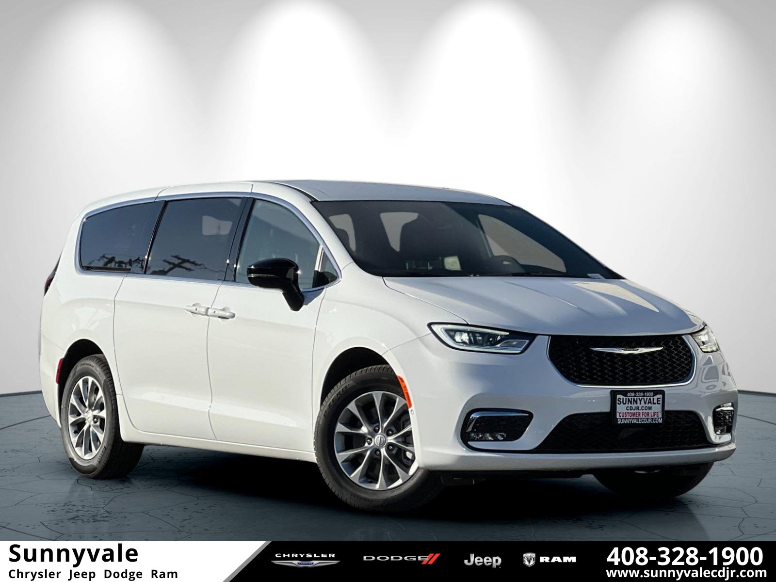 New 2026 Chrysler Pacifica Select