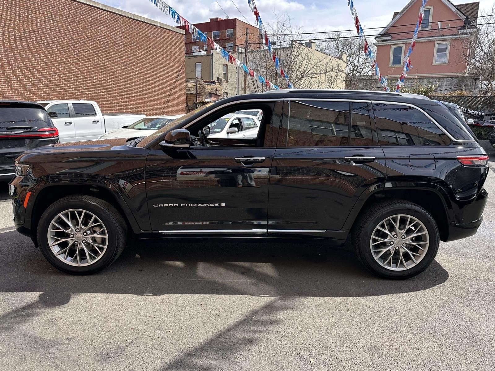 Used 2022 Jeep Grand Cherokee Summit w/ Adv Protech Group IV image 7