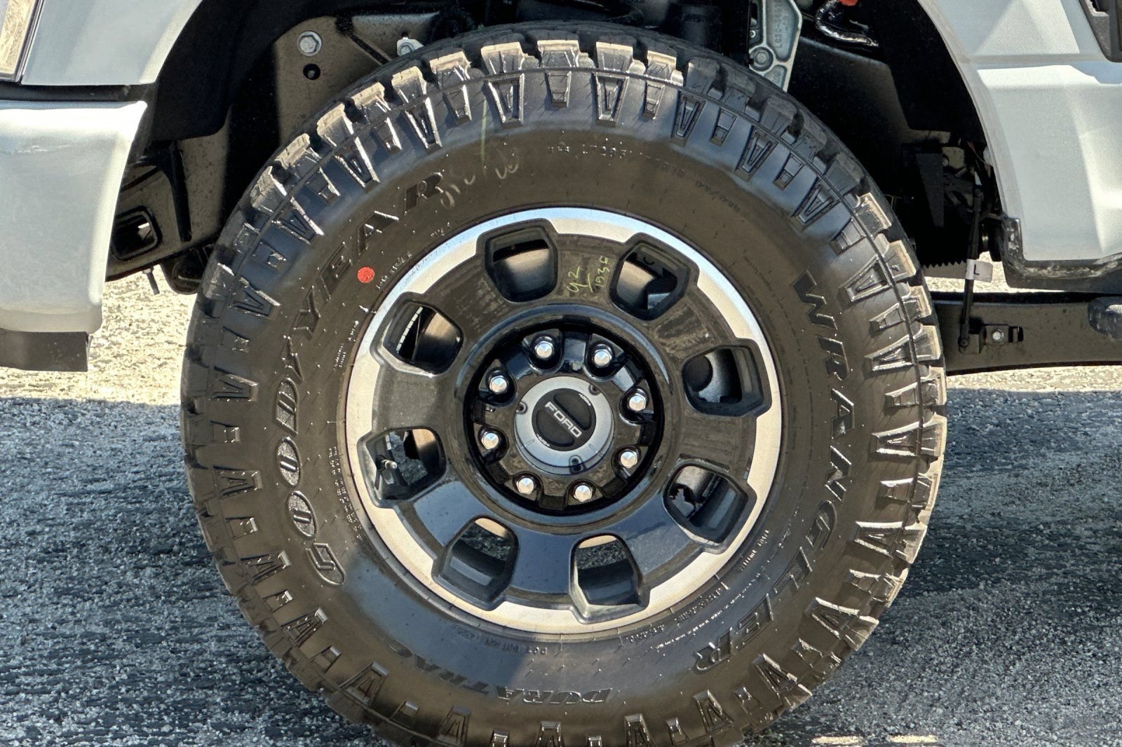 New 2026 Ford F350 Platinum w/ Tremor Off-Road Package AWD/4WD image 24