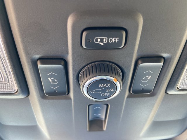 Used 2025 GMC Yukon XL Denali AWD/4WD image 48