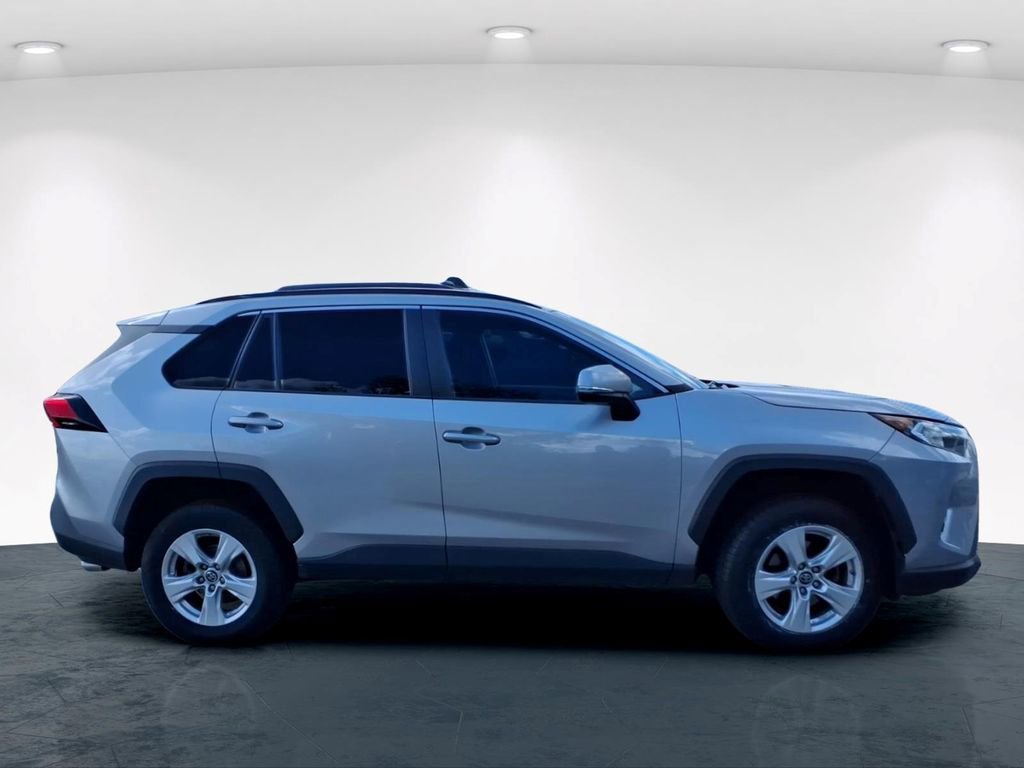 Used 2019 Toyota RAV4 XLE AWD/4WD image 6