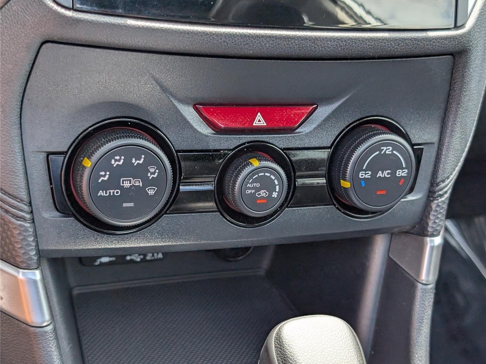 Used 2022 Subaru Forester Premium AWD/4WD image 27