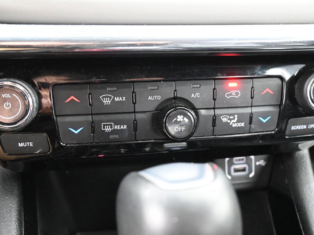 Used 2024 Jeep Compass Limited AWD/4WD image 32