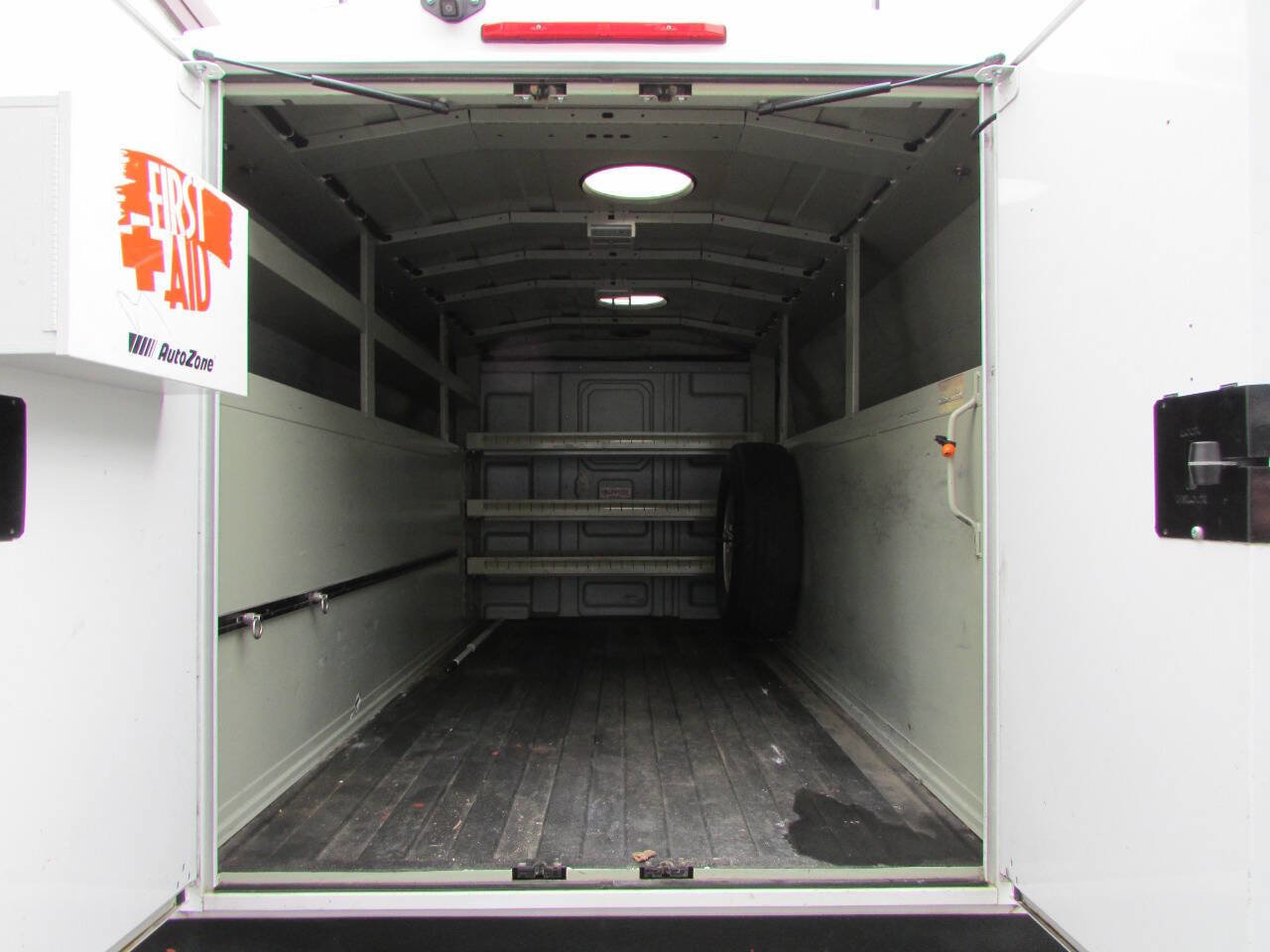 Used 2019 GMC Savana 3500 w/ Power Convenience Package RWD image 4