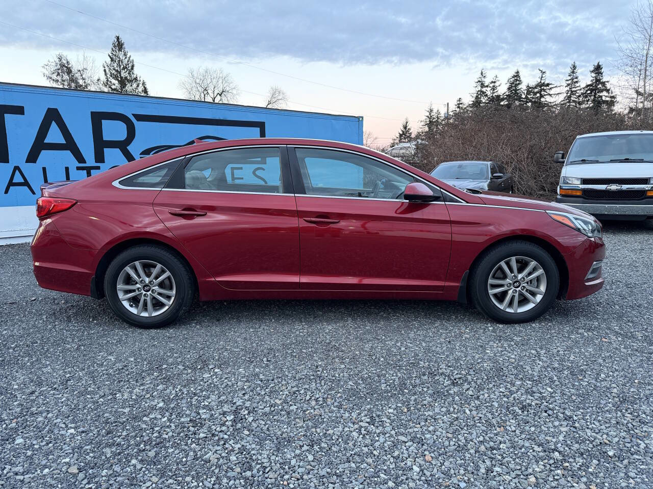 Used 2015 Hyundai Sonata SE FWD image 2
