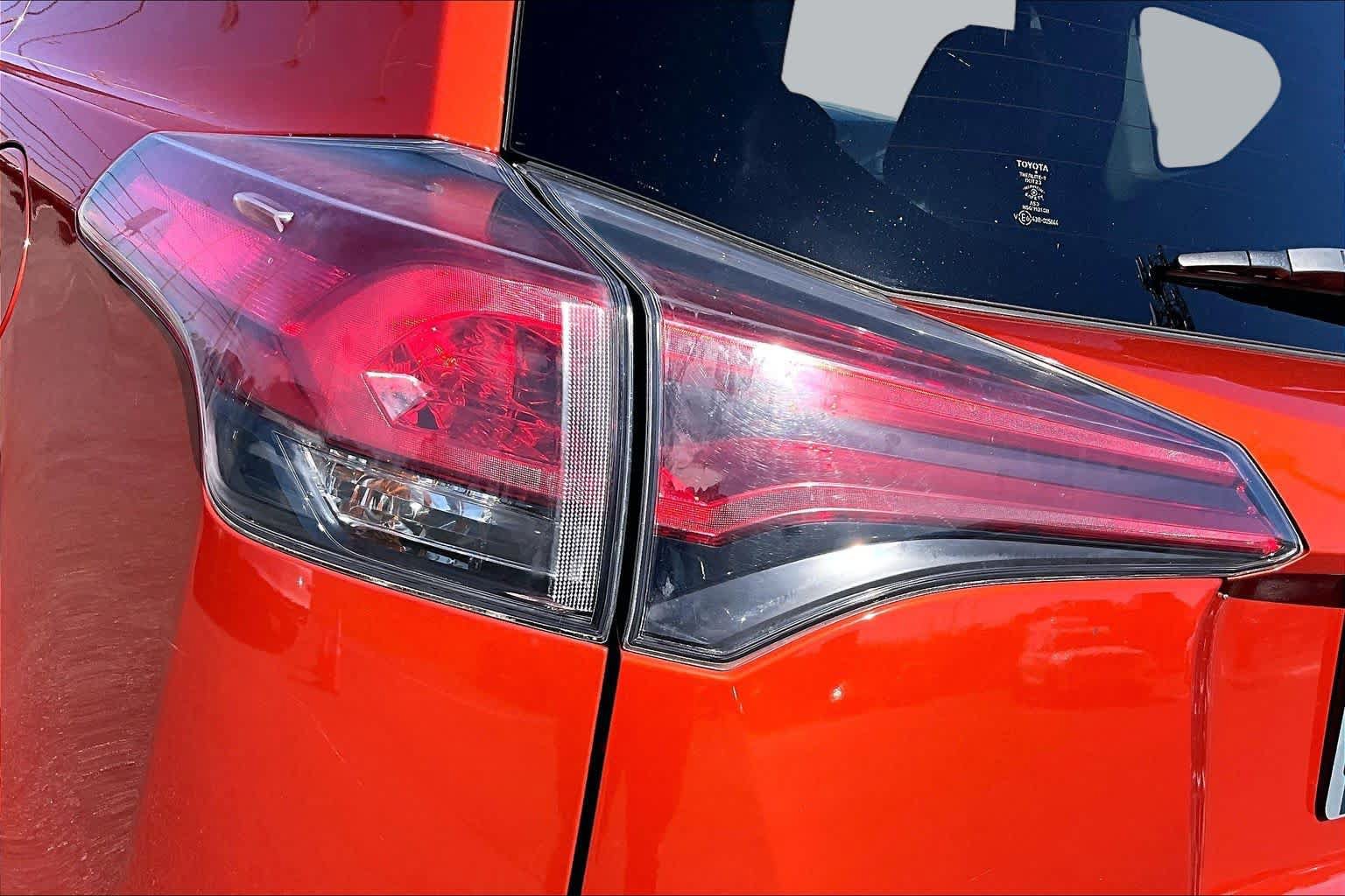 Used 2016 Toyota RAV4 LE AWD/4WD image 29