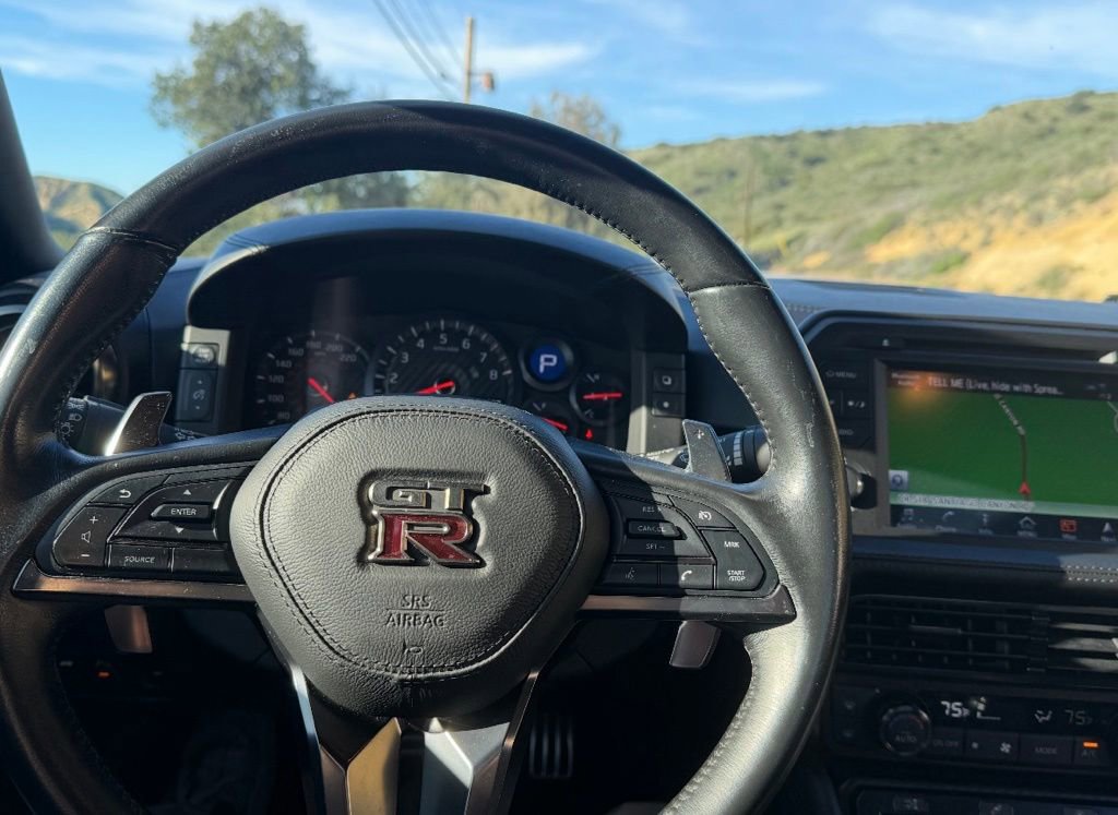 Used 2019 Nissan GT-R Premium image 19