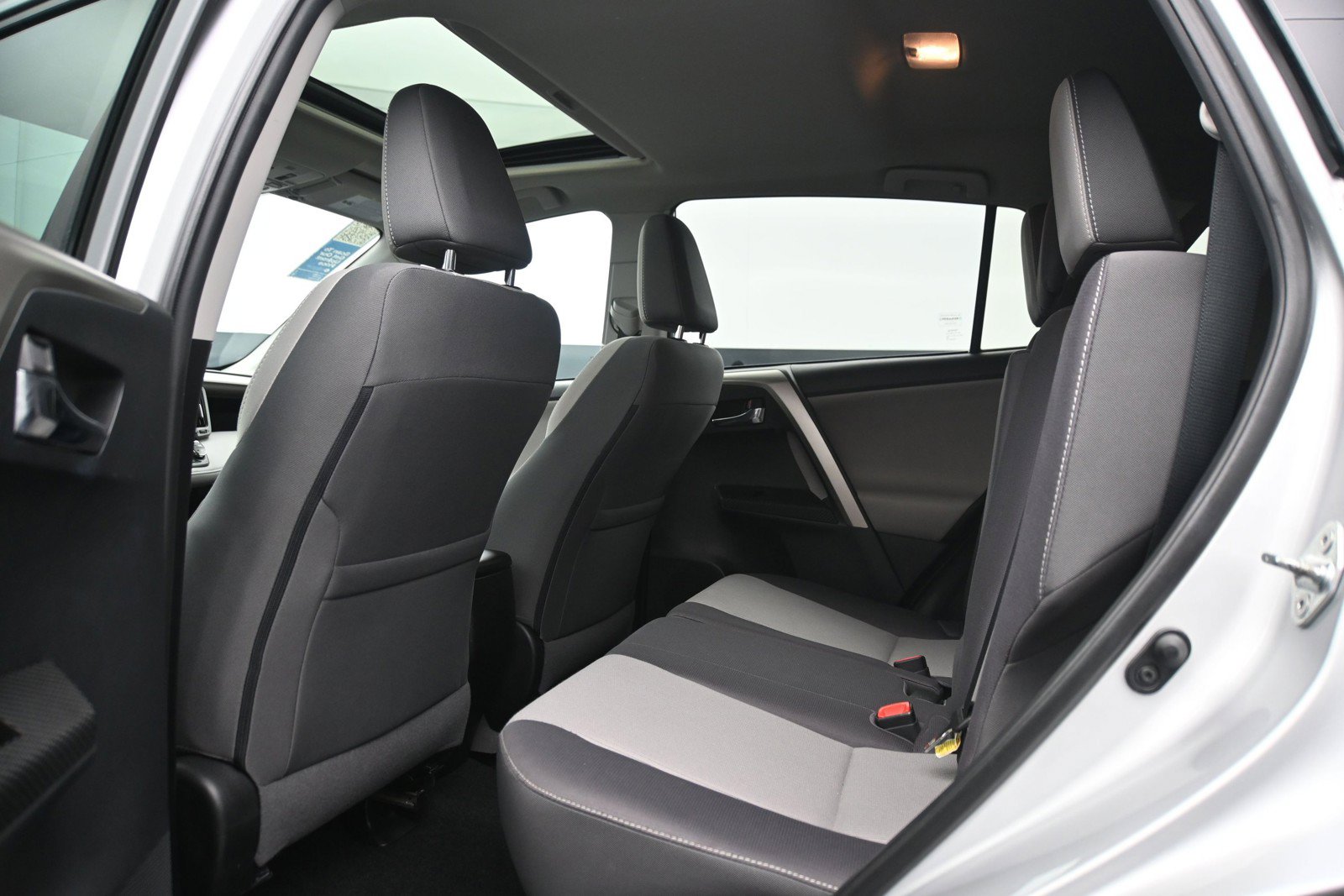 Used 2014 Toyota RAV4 XLE AWD/4WD image 16