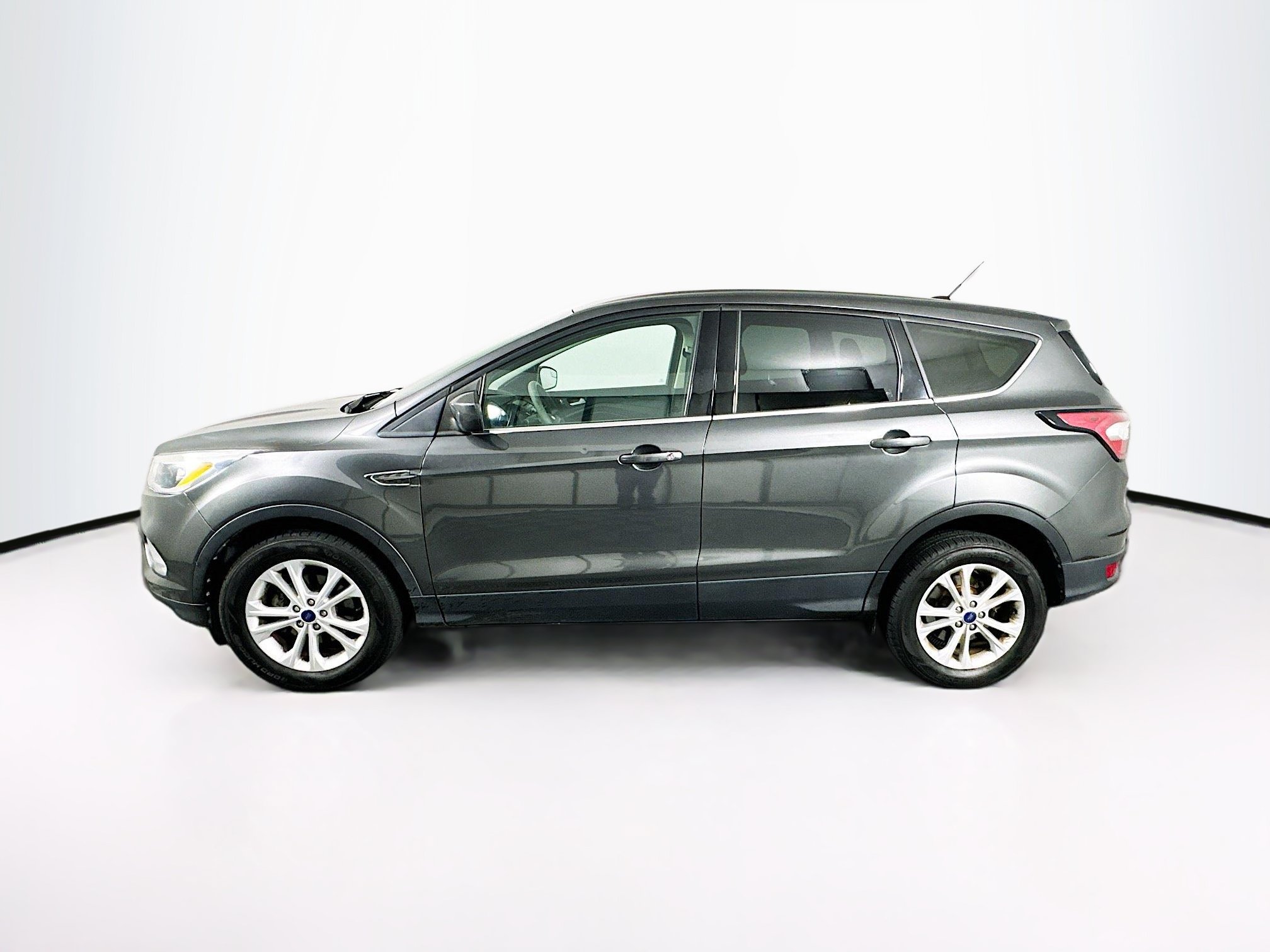 Used 2017 Ford Escape SE FWD image 4
