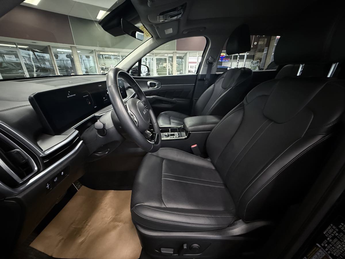 Used 2025 Kia Sorento SX image 25