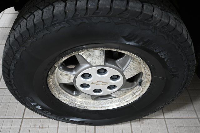 Used 2003 Chevrolet Suburban LT w/ LT Preferred Equipment Group image 17