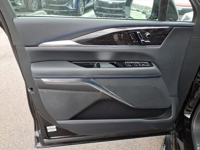 New 2026 Cadillac Escalade IQL Sport 1 w/ LPO, ONYX Package AWD/4WD image 28