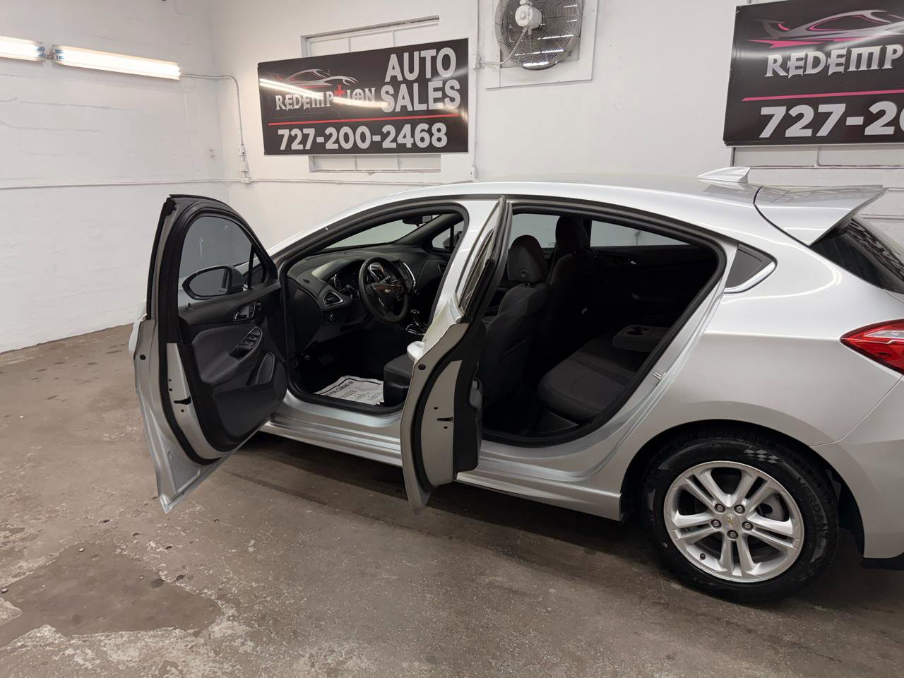 Used 2017 Chevrolet Cruze LT w/ RS Package image 12