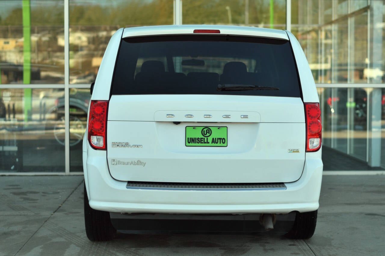 Used 2017 Dodge Grand Caravan SE w/ Power Window Group FWD image 7