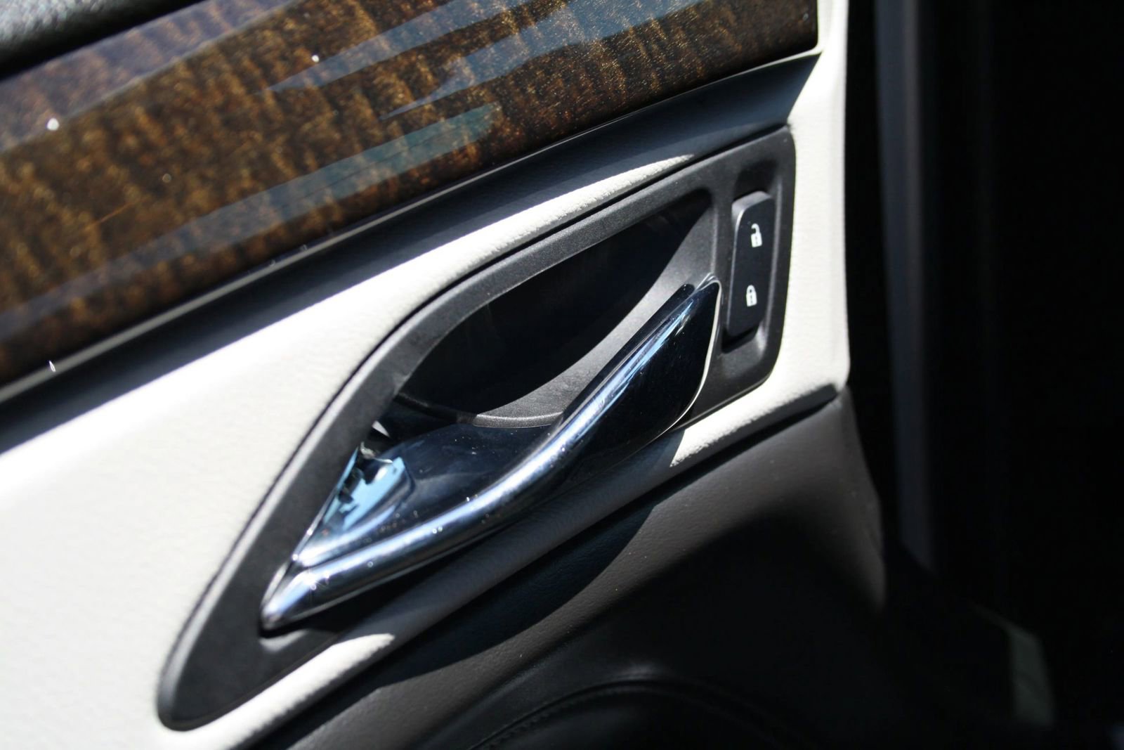 Used 2013 Cadillac SRX Premium FWD image 18