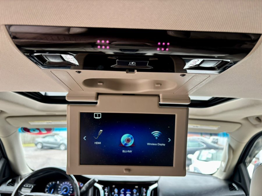Used 2018 Cadillac Escalade Premium Luxury AWD/4WD image 26