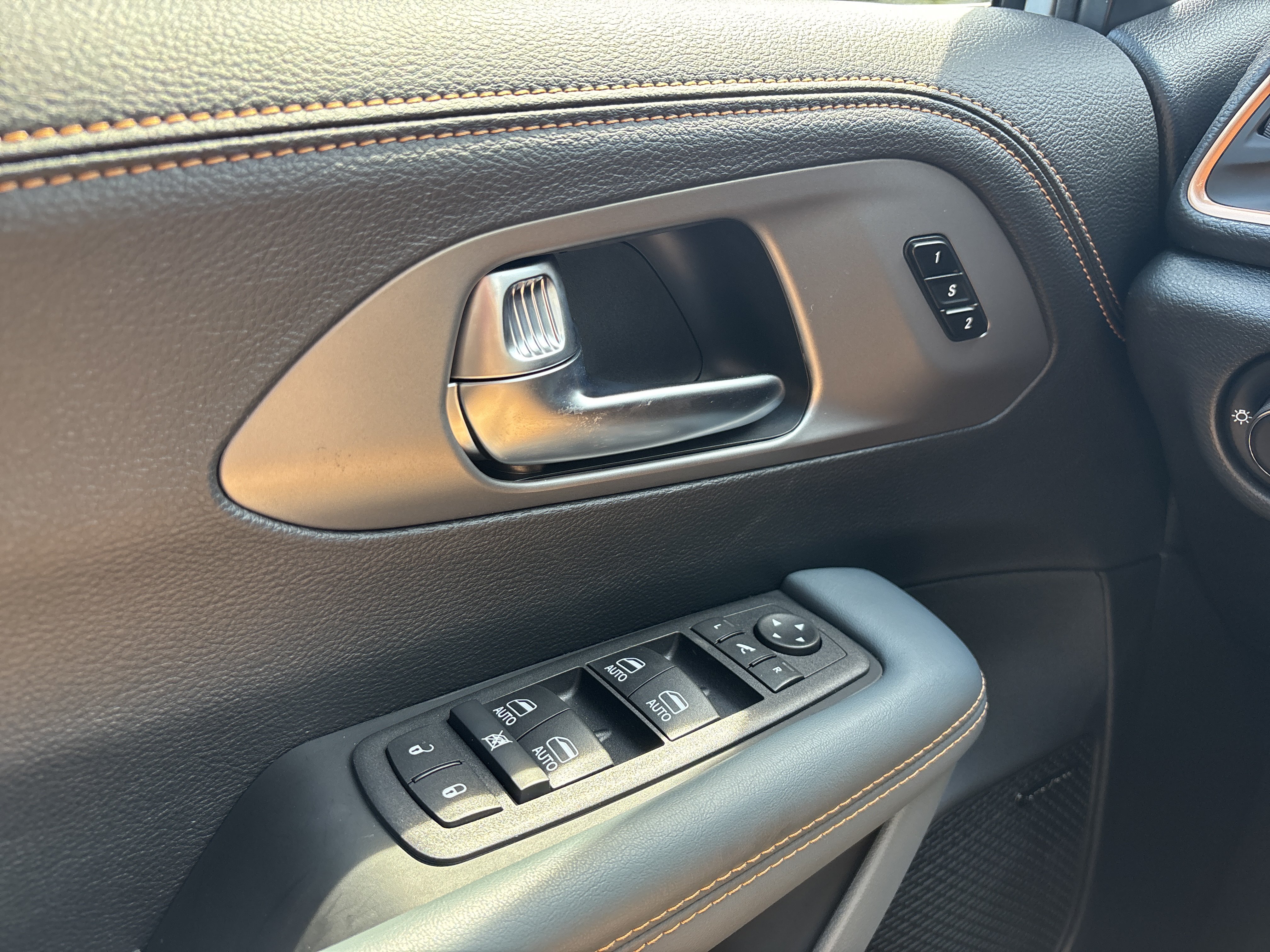 New 2027 Chrysler Pacifica Pinnacle FWD image 36