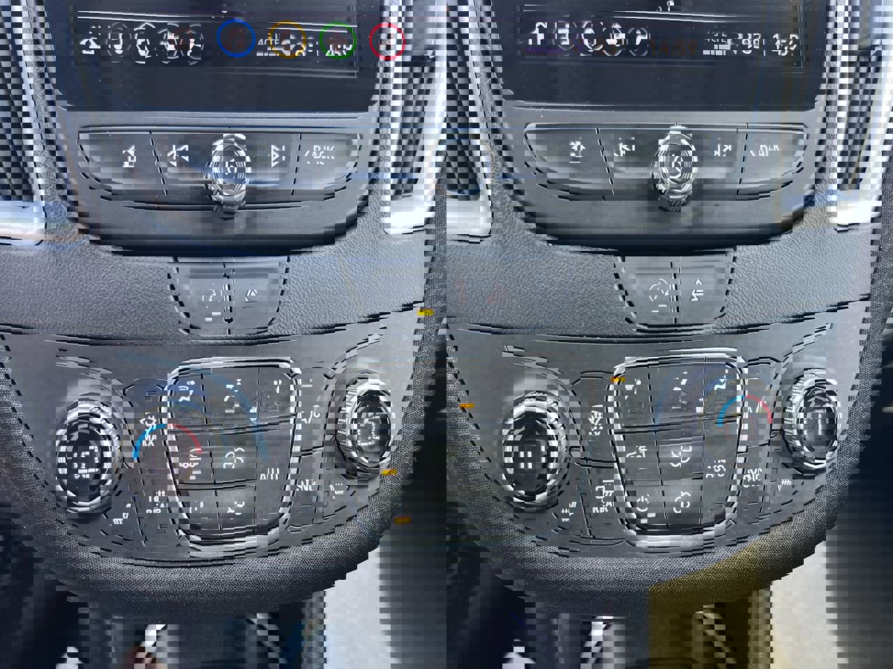 Used 2023 Chevrolet Malibu LT image 28