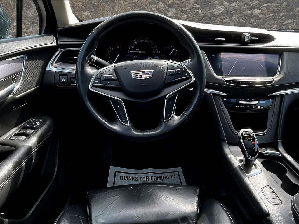 Used 2017 Cadillac XT5 Luxury w/ Driver Awareness Package image 5