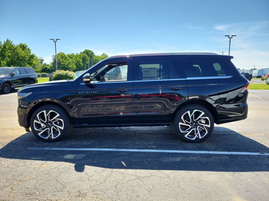 New 2026 Lincoln Navigator Black Label AWD/4WD image 7
