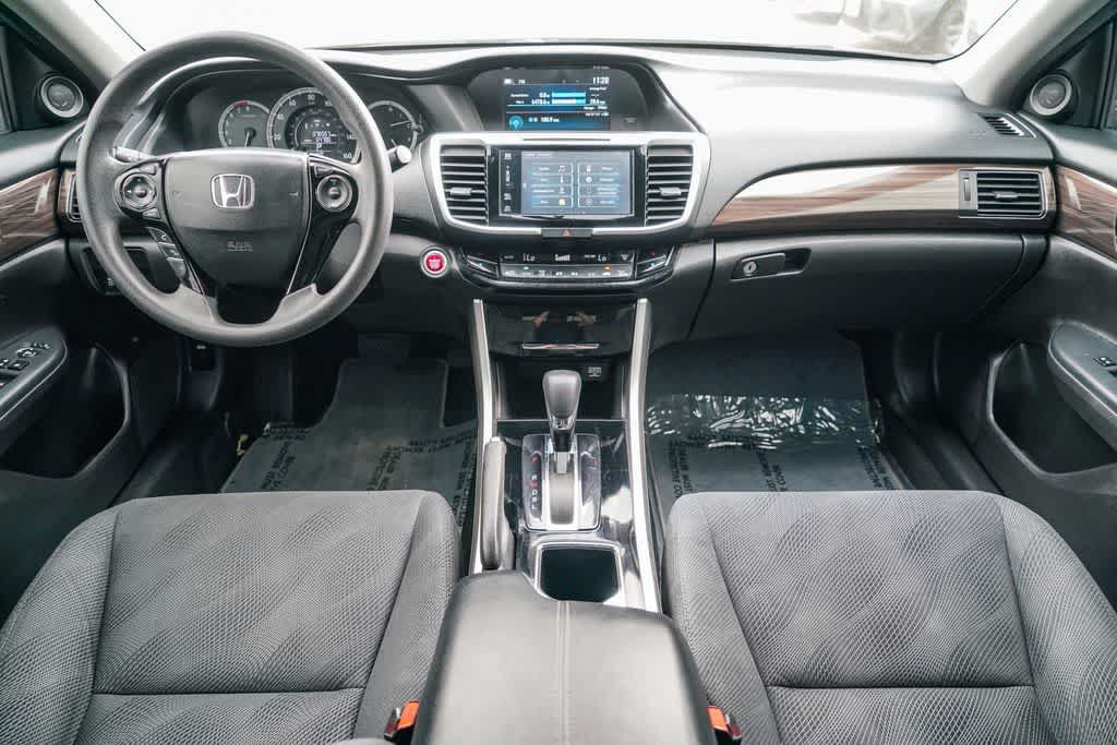 Used 2017 Honda Accord EX image 11