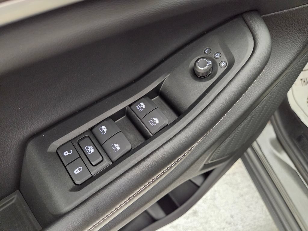 Used 2024 Jeep Grand Cherokee Limited w/ Luxury Tech Group II RWD image 27
