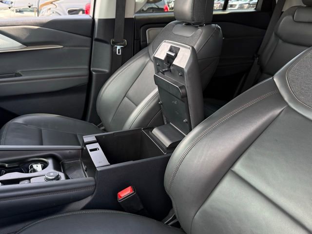 Used 2025 Ford Explorer Active w/ Active Comfort Package image 32