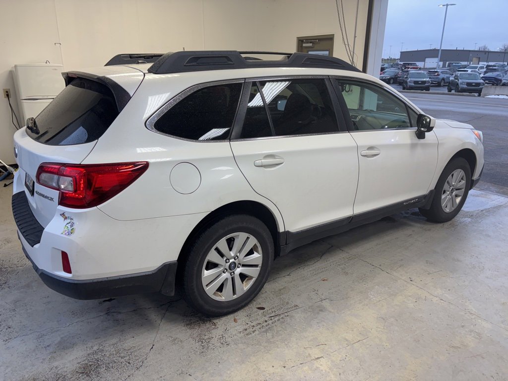 Used 2015 Subaru Outback 2.5i Premium image 4