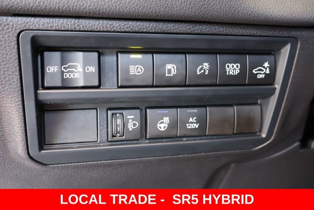Used 2025 Toyota Sequoia SR5 w/ SR5 Premium Package AWD/4WD image 22