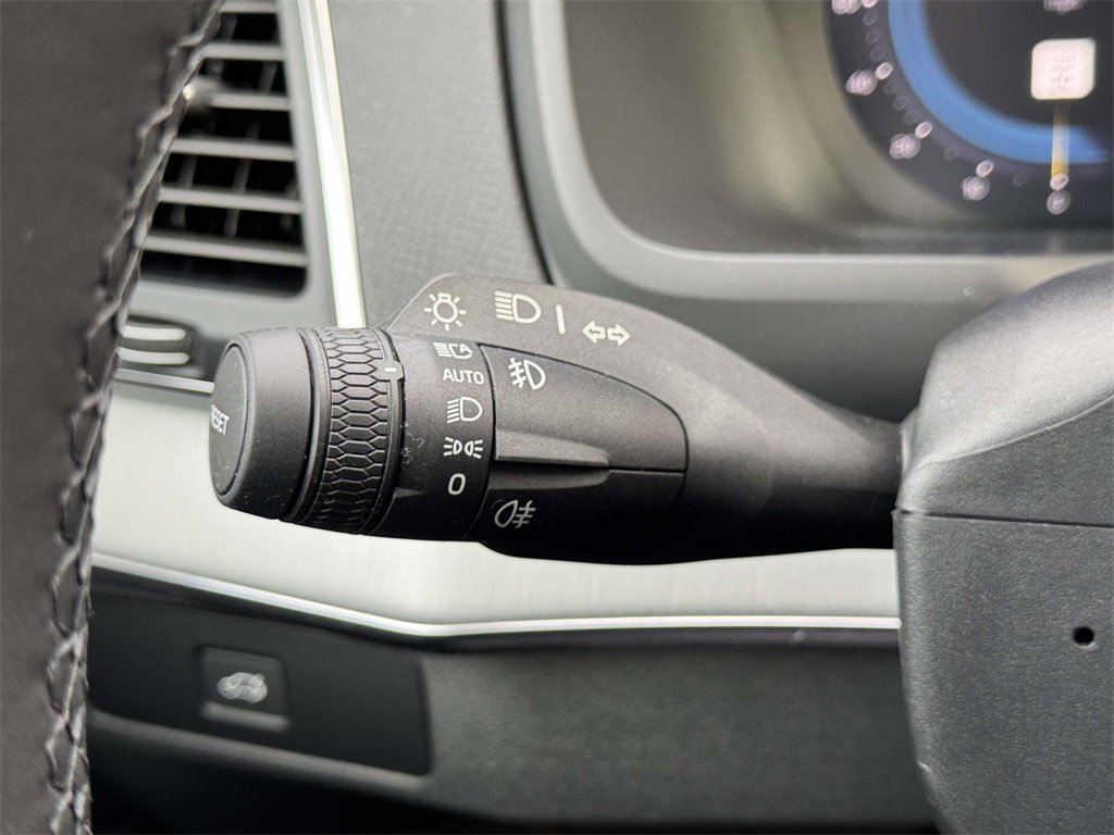 Certified 2024 Volvo XC90 B5 Core w/ Climate Package image 21