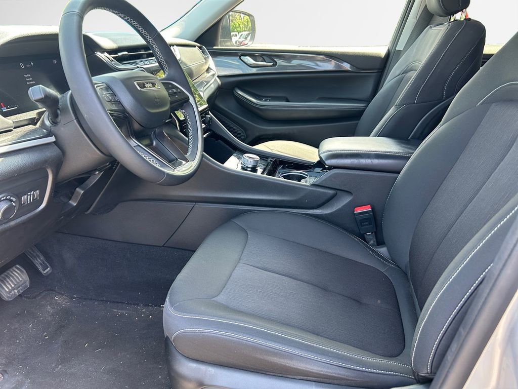 Certified 2023 Jeep Grand Cherokee L Laredo AWD/4WD image 12