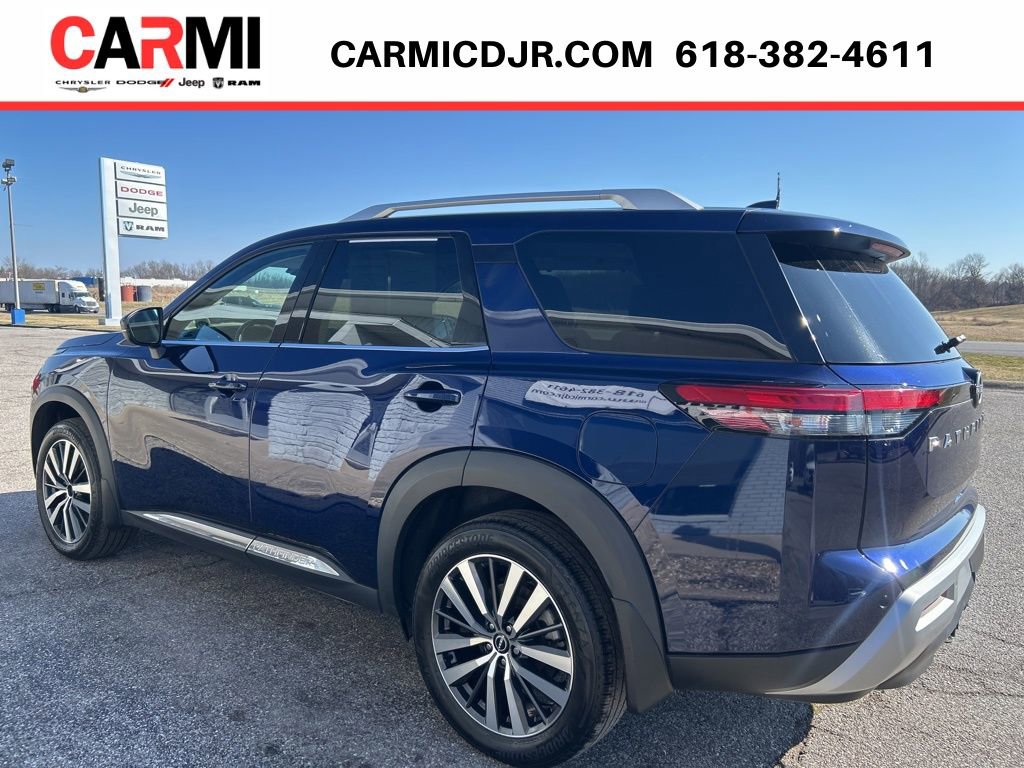 Used 2022 Nissan Pathfinder Platinum w/ Cargo Package AWD/4WD image 4