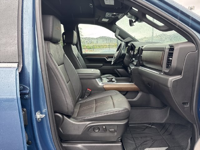 Used 2024 Chevrolet Silverado 3500 High Country w/ High Country Premium Package AWD/4WD image 10