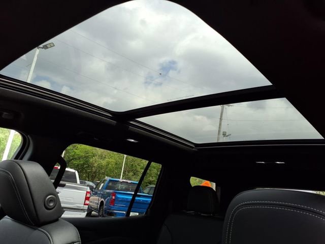 New 2025 Chevrolet Traverse LT w/ Sun and Wheel Package image 22