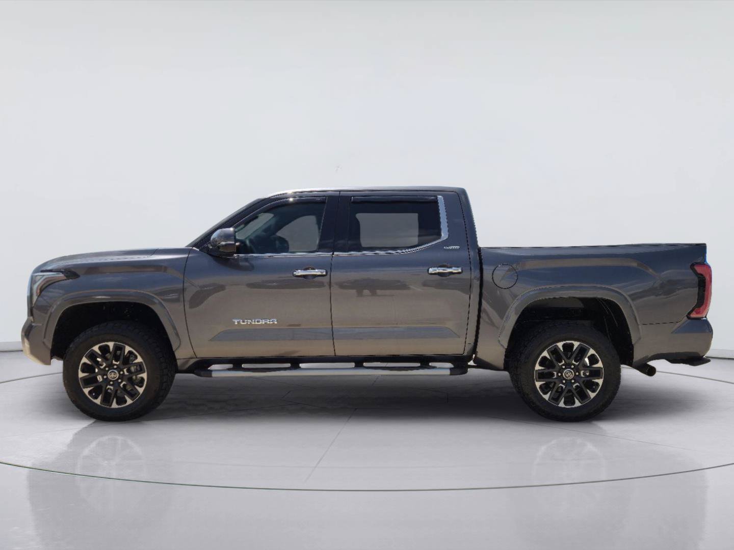 Used 2023 Toyota Tundra Limited AWD/4WD image 2