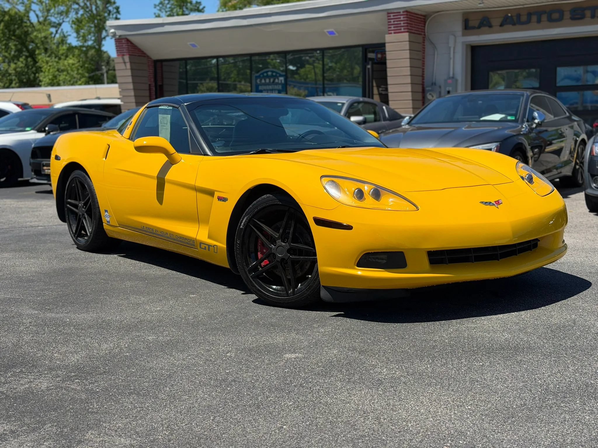 Used 2005 Chevrolet Corvette Coupe w/ Preferred Equipment Group RWD image 1