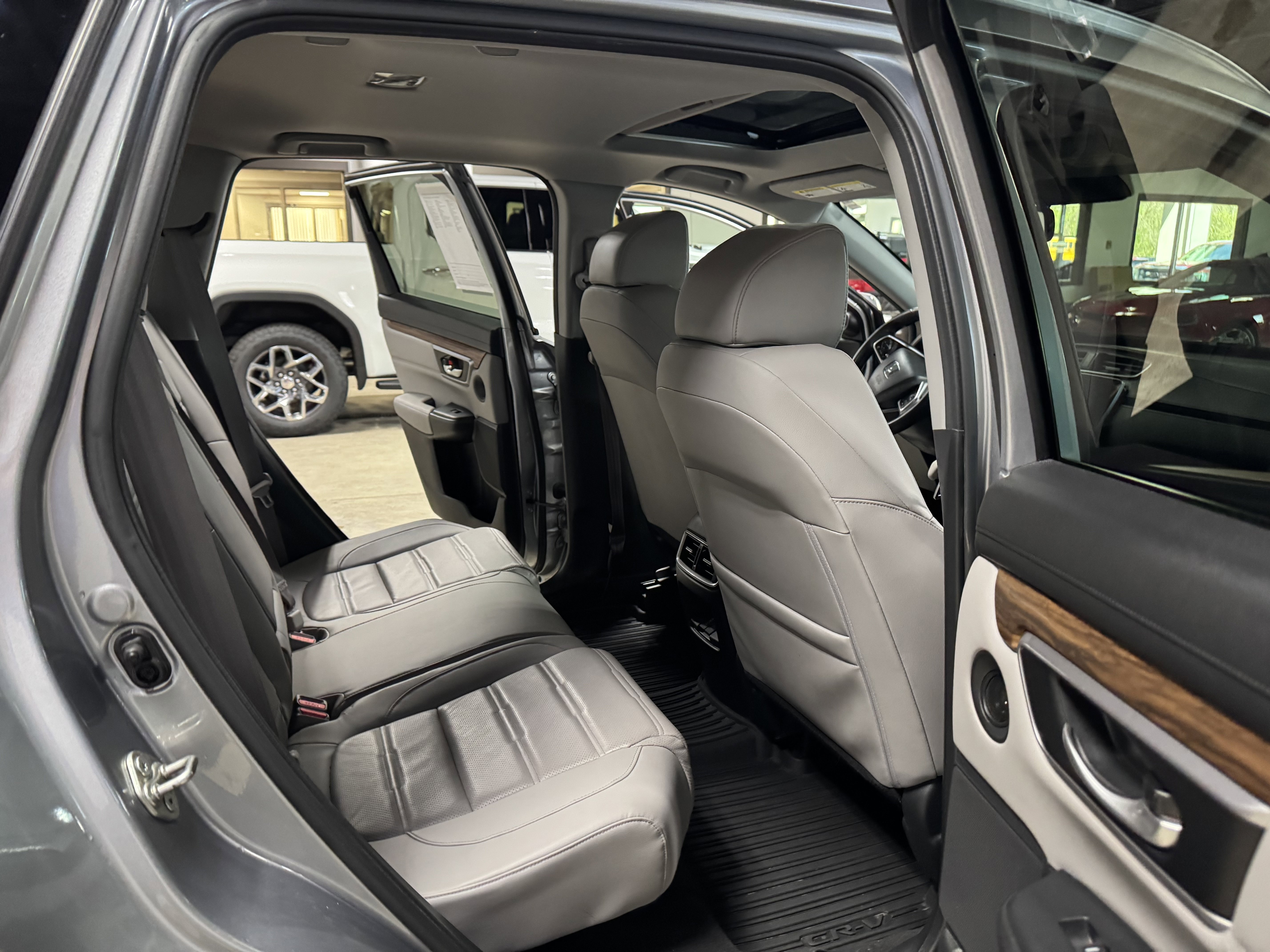 Used 2017 Honda CR-V Touring image 12