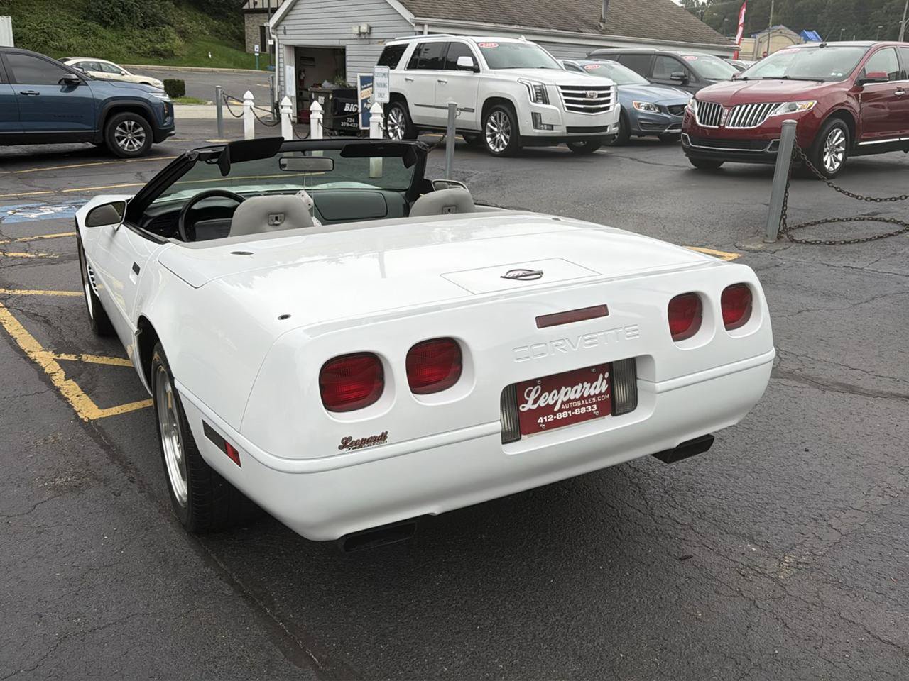 Used 1996 Chevrolet Corvette Convertible RWD image 9