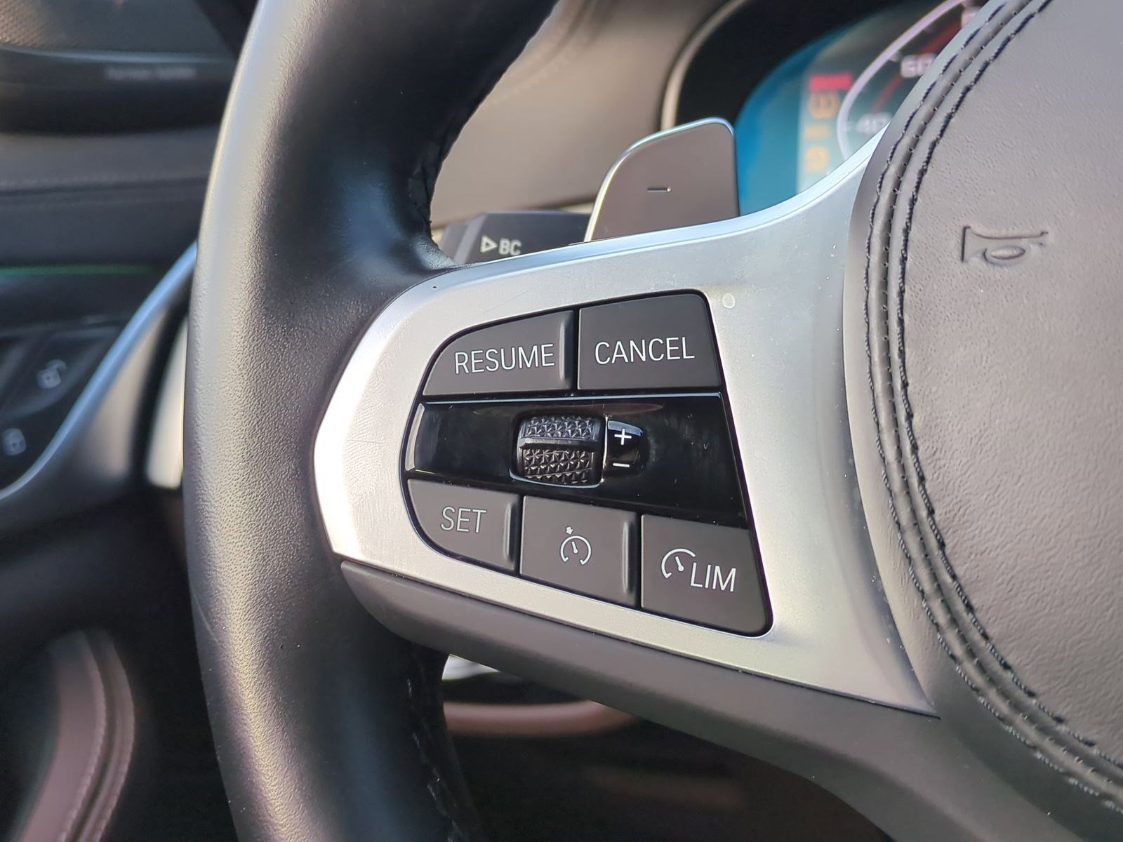 Used 2023 BMW M550i xDrive w/ Dynamic Handling Package image 19