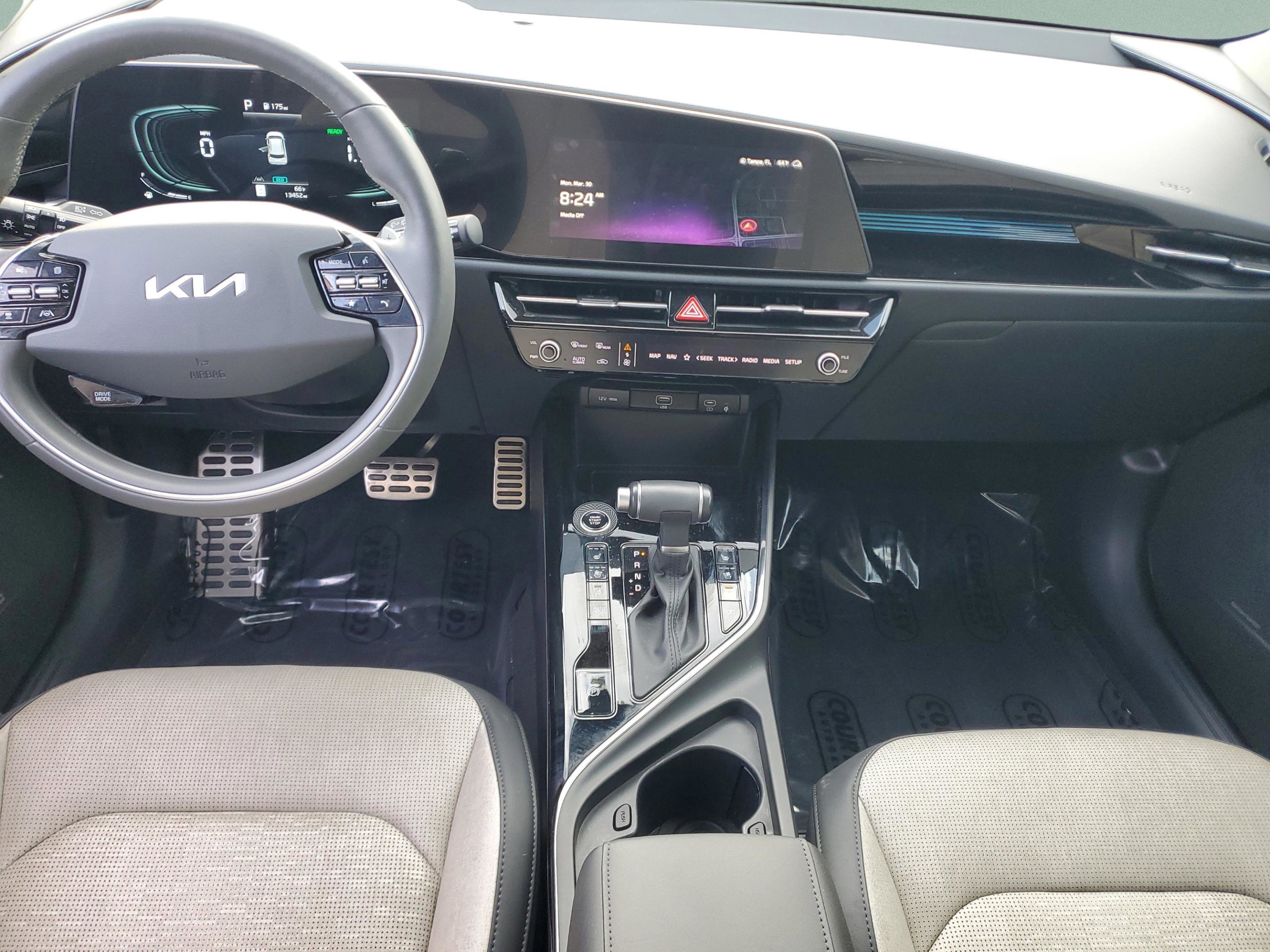 Certified 2024 Kia Niro SX Touring image 15